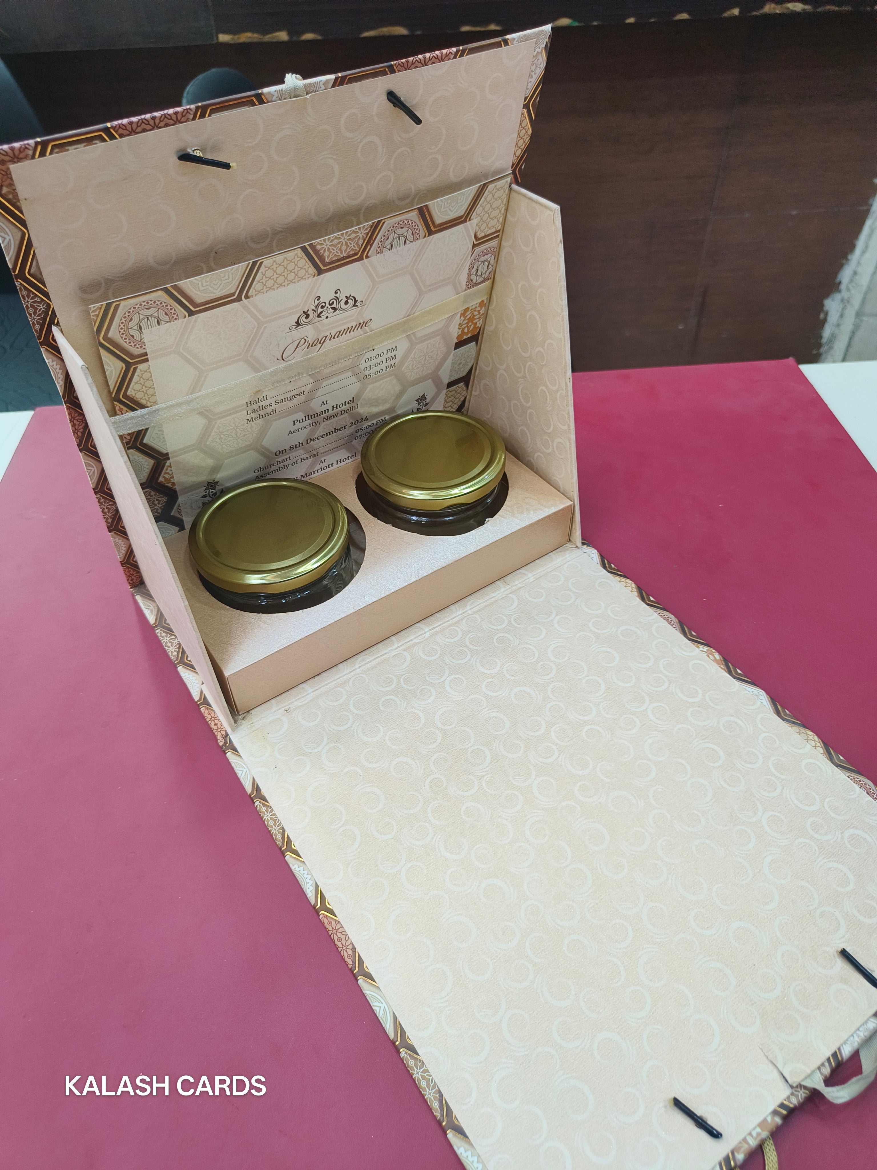 KL9014 Traditional Design Hand Bag Style Luxury Gift Box with 2 Printed Page Cards (2 Jars)-Kalash Cards