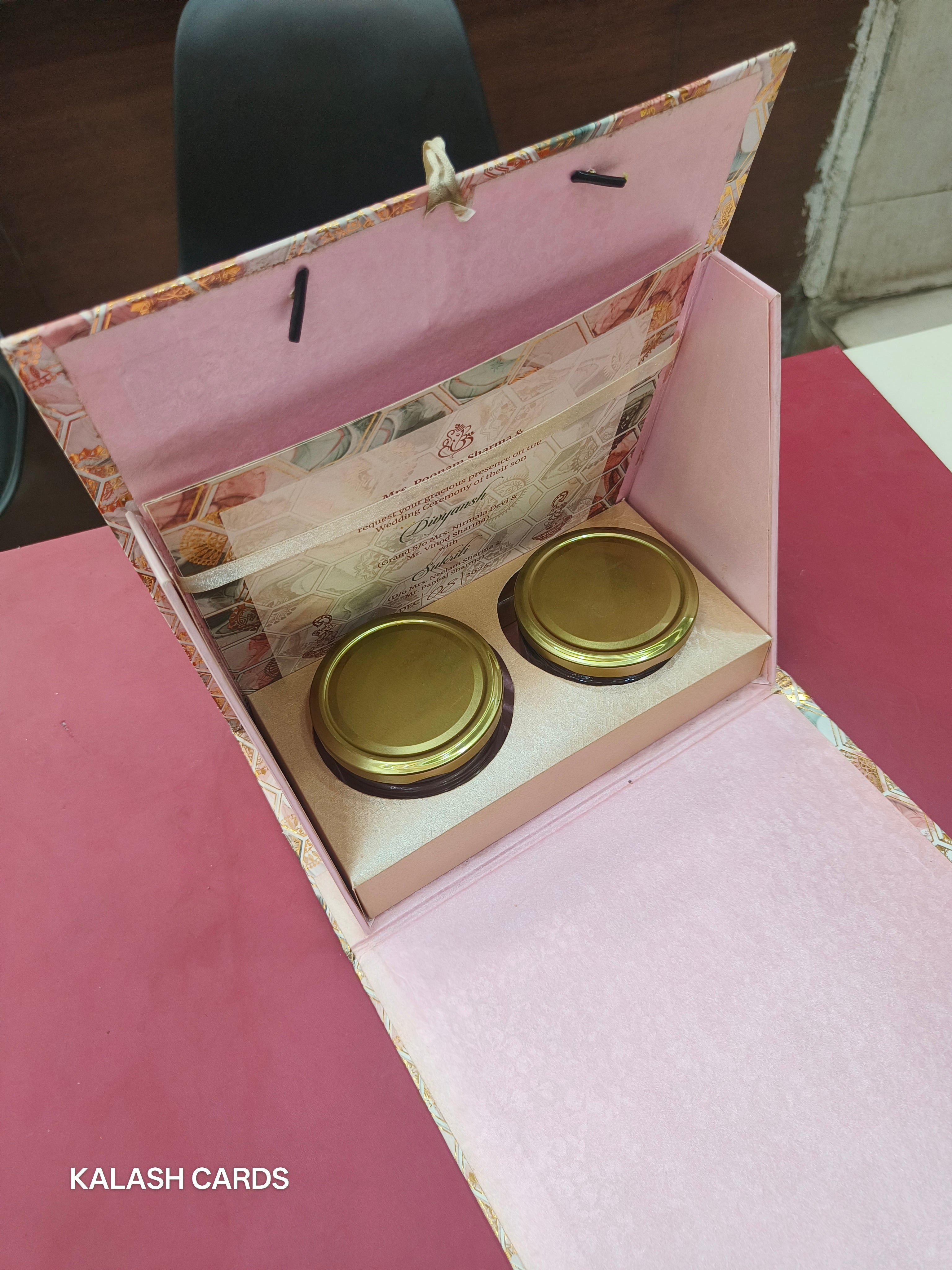 KL9017 Traditional Design Hand Bag Style Luxury Gift Box with 2 Printed Page Cards (2 Jars)-Kalash Cards
