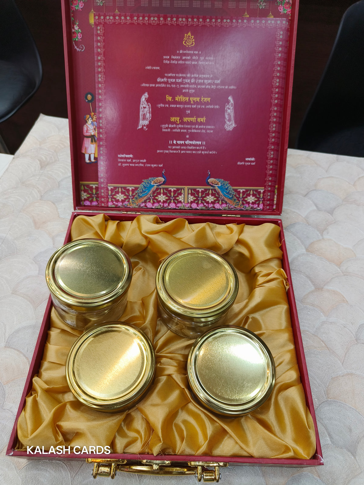 KL9006 Raja Rani Design Luxury Gift Box with 2 Printed Page Cards (4 Jars)-Kalash Cards