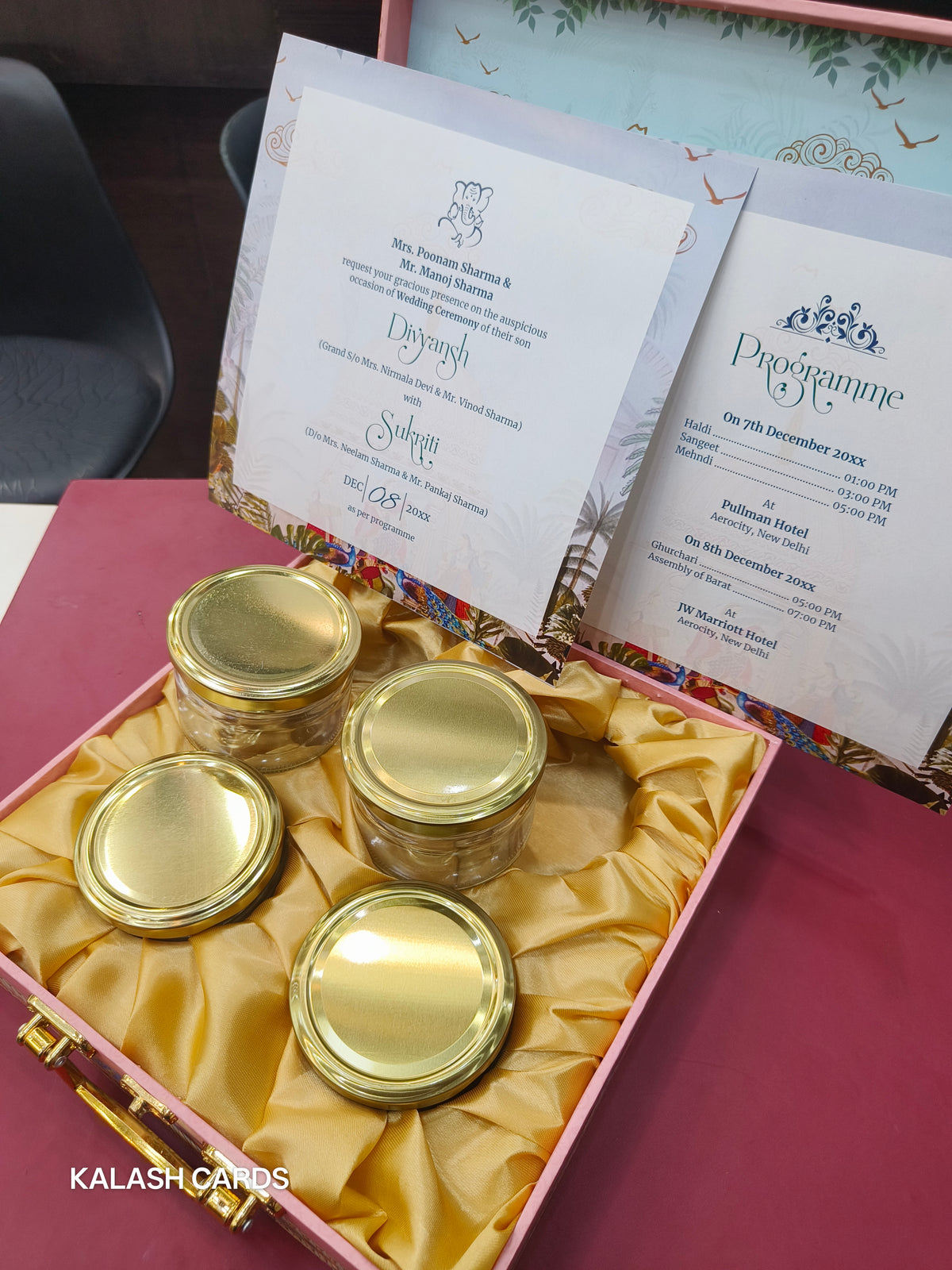KL9011 Traditional Design Luxury Gift Box with 2 Printed Page Cards (4 Jars)-Kalash Cards