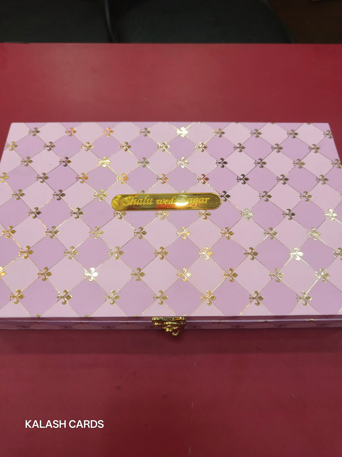 KL9049 Premium Bhaji Box with Laser Cut Acrylic Mirror (1 Kg Capacity)-Kalash Cards