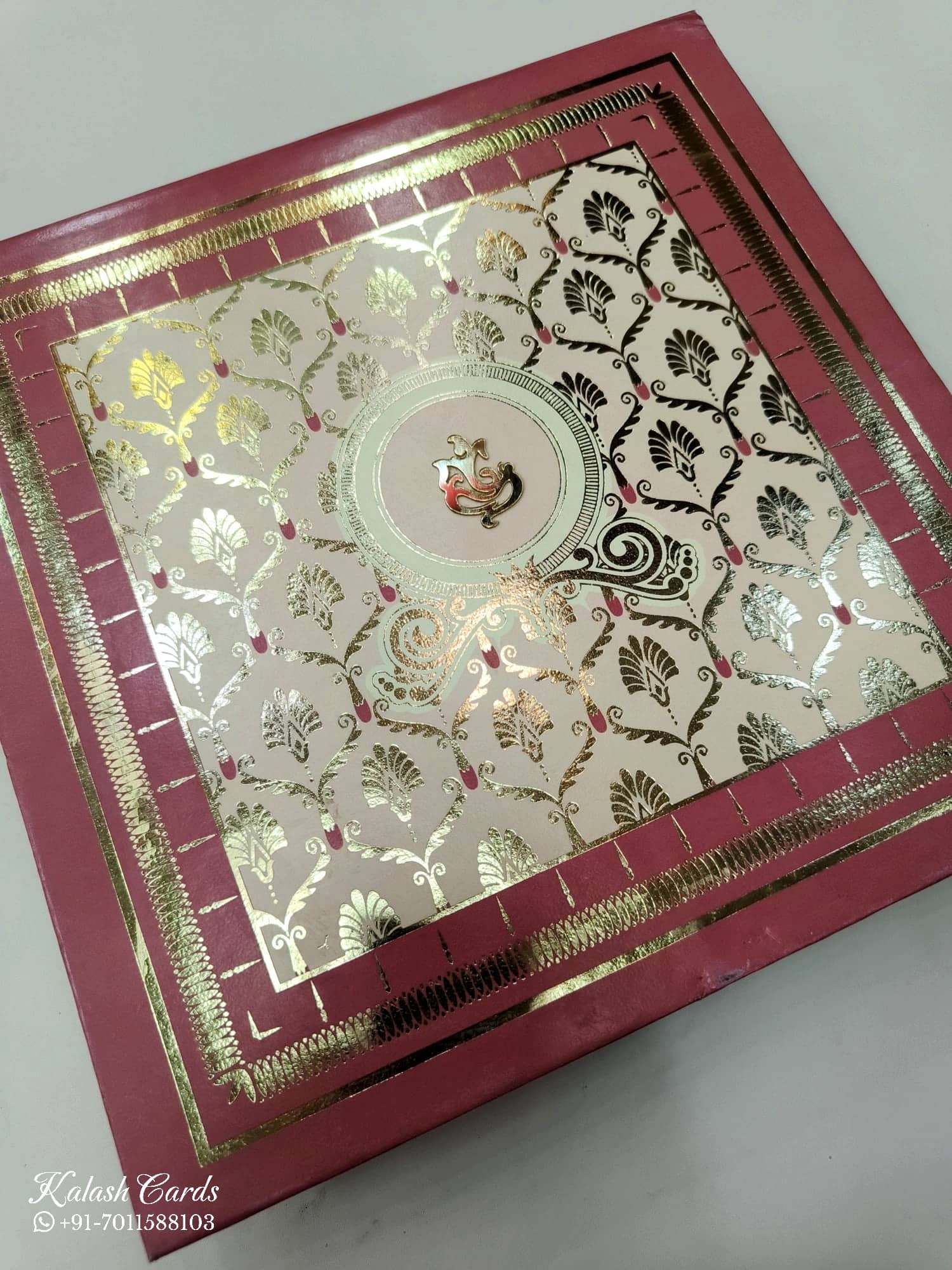 KL9042 Traditional Design Cardboard Gift Box with 2 Printed Cards & Cavity