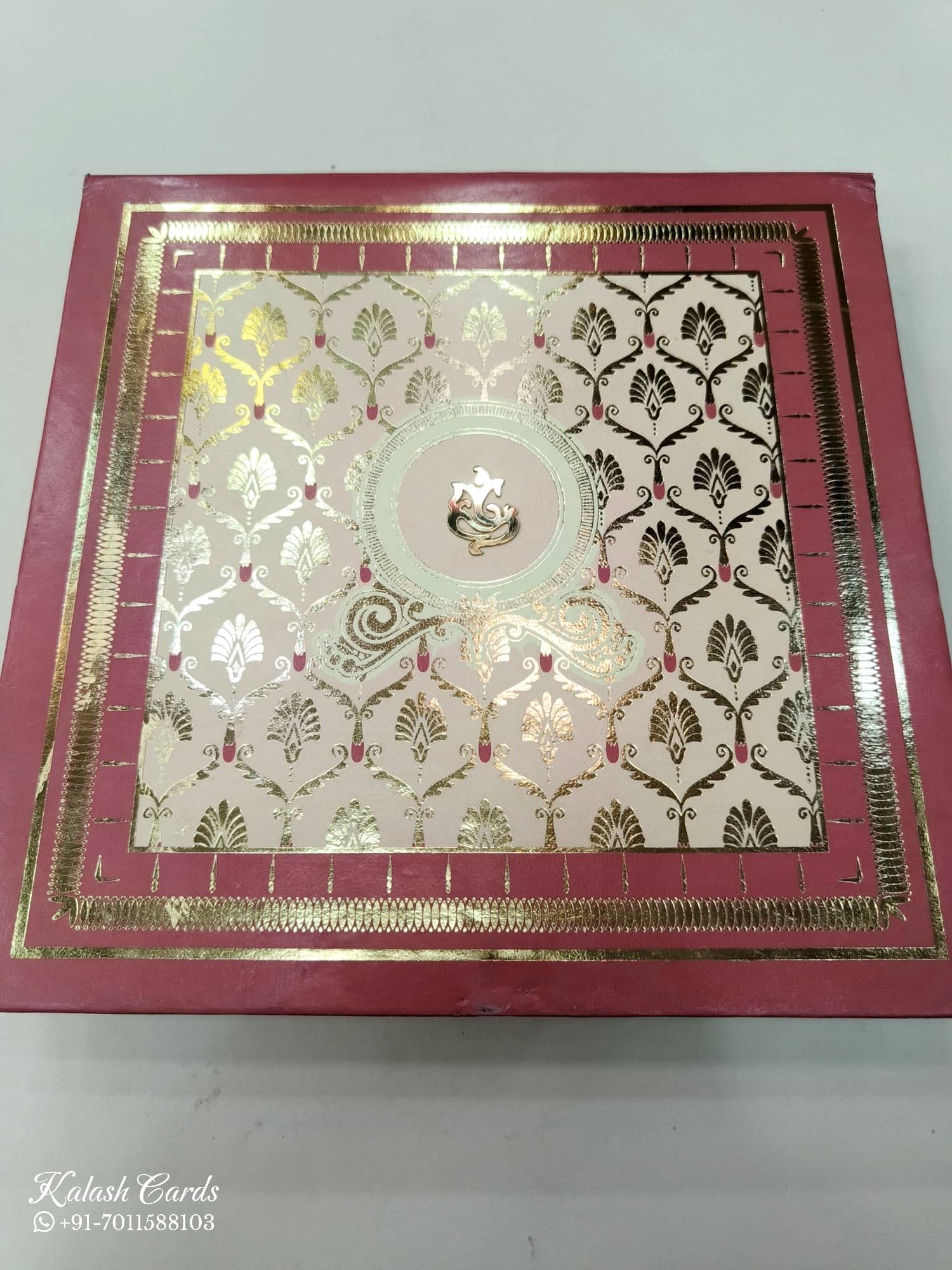 KL9042 Traditional Design Cardboard Gift Box with 2 Printed Cards & Cavity