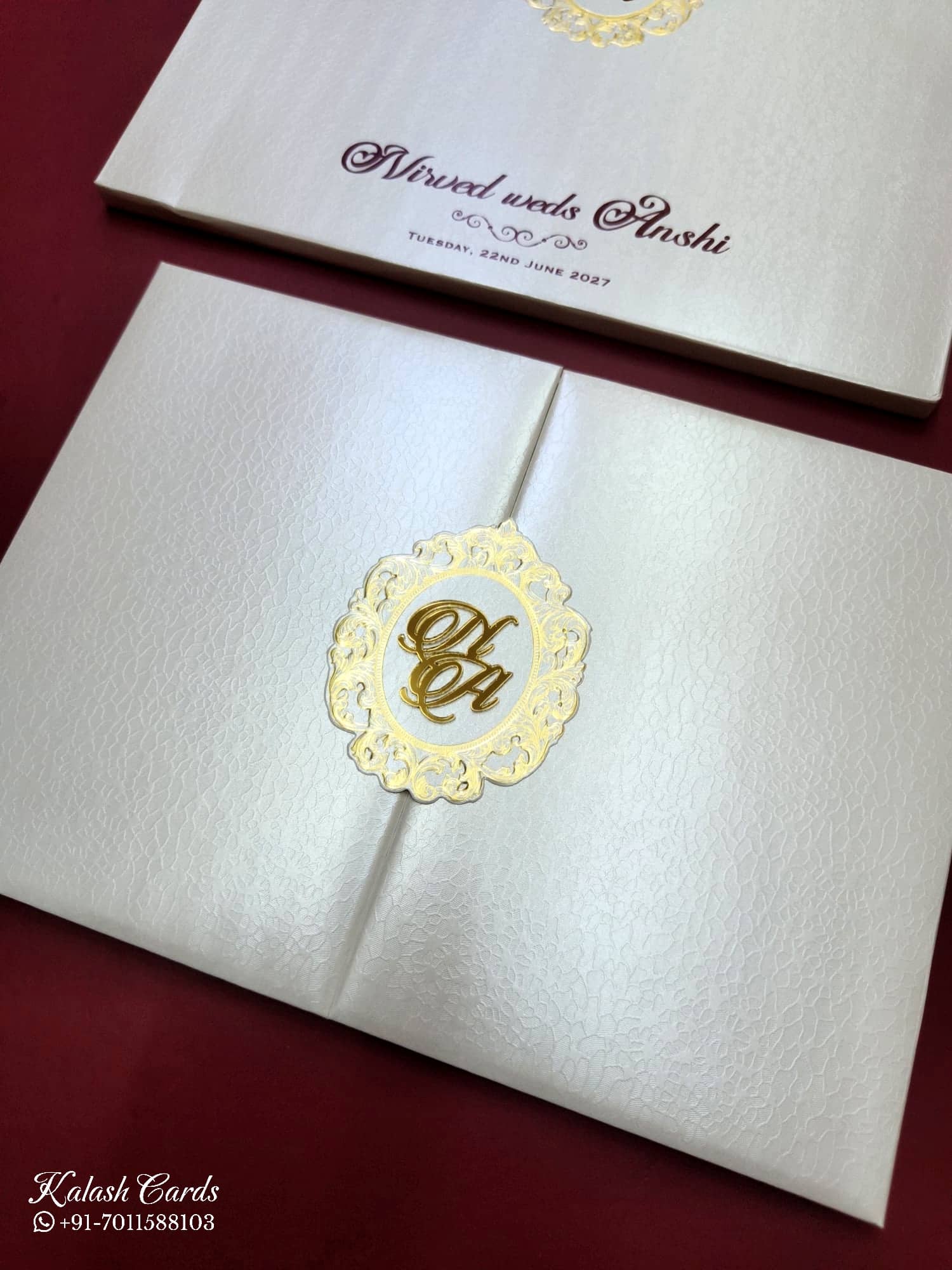 KLB716 Traditional Design White Color Double Door Style Hardboard Padding Thick Wedding Card (2 Page & Couple Initial Acrylic)