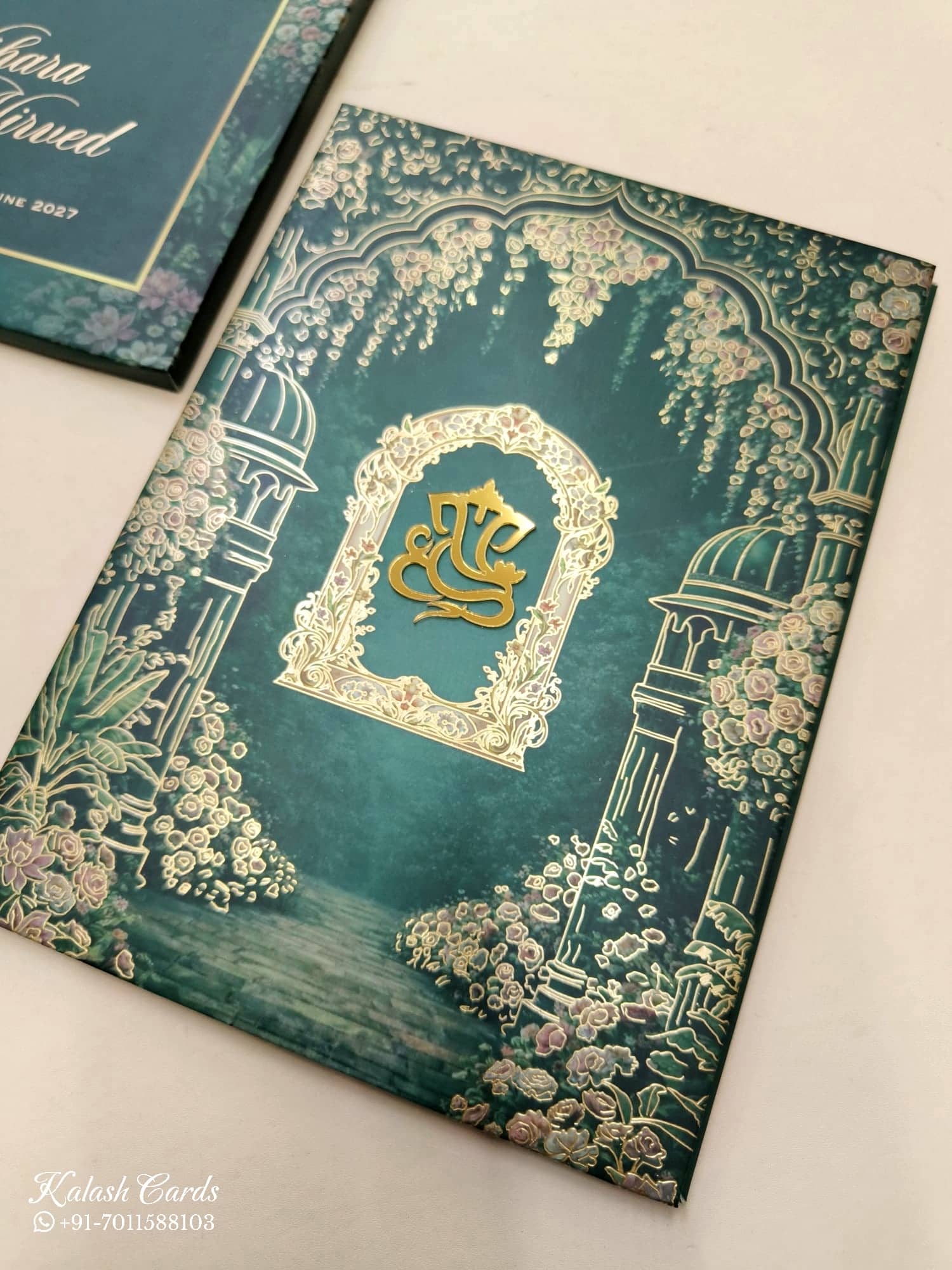 KLB801 Royal Fort Floral Design Green Color Hardboard Padding Thick Wedding Card (2 Page)