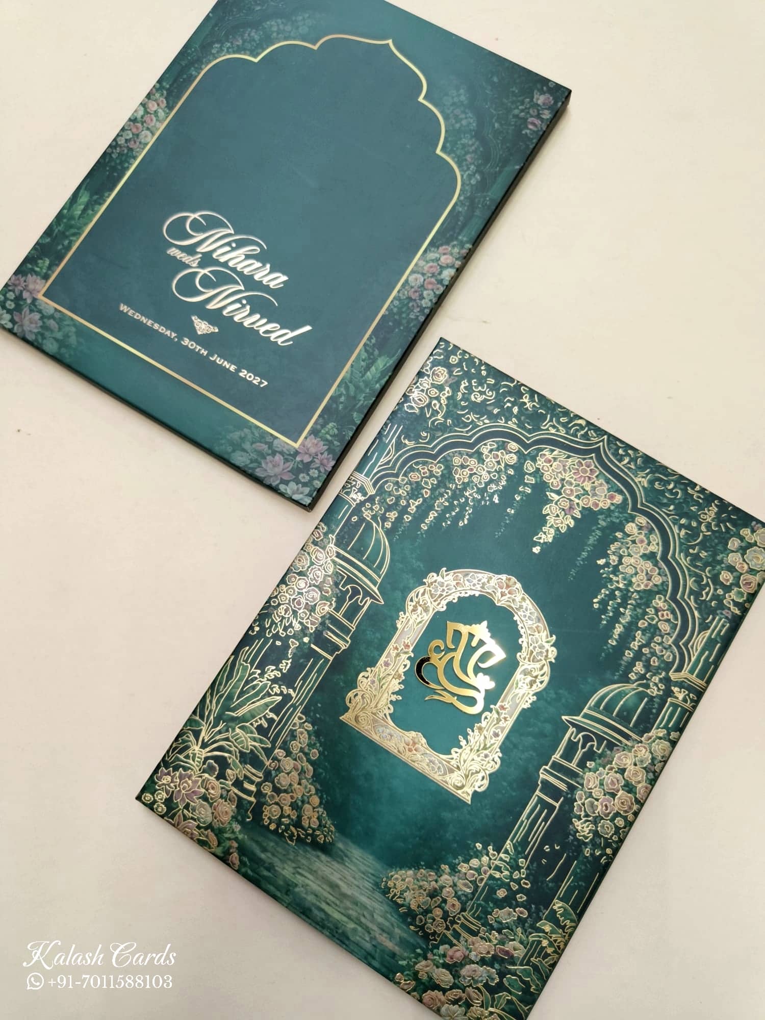 KLB801 Royal Fort Floral Design Green Color Hardboard Padding Thick Wedding Card (2 Page)