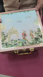 KL9011 Traditional Design Luxury Gift Box with 2 Printed Page Cards (4 Jars)