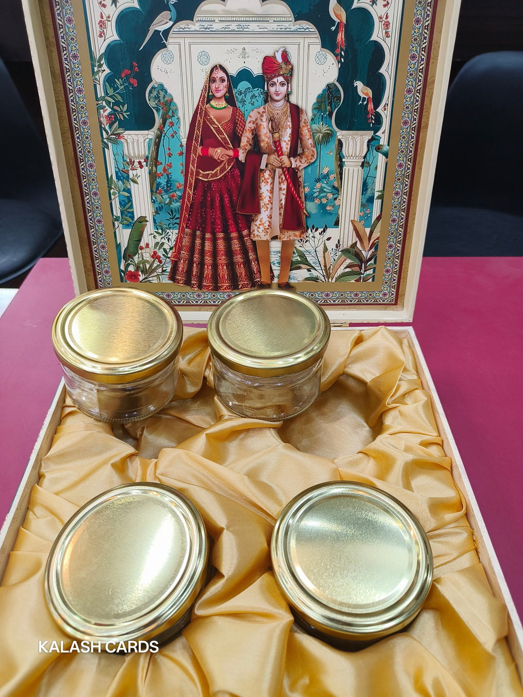 KL9005 Raja Rani Design Luxury Gift Box with 2 Printed Page Cards (4 Jars)-Kalash Cards