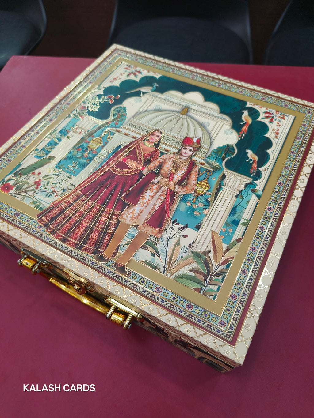 KL9005 Raja Rani Design Luxury Gift Box with 2 Printed Page Cards (4 Jars)-Kalash Cards