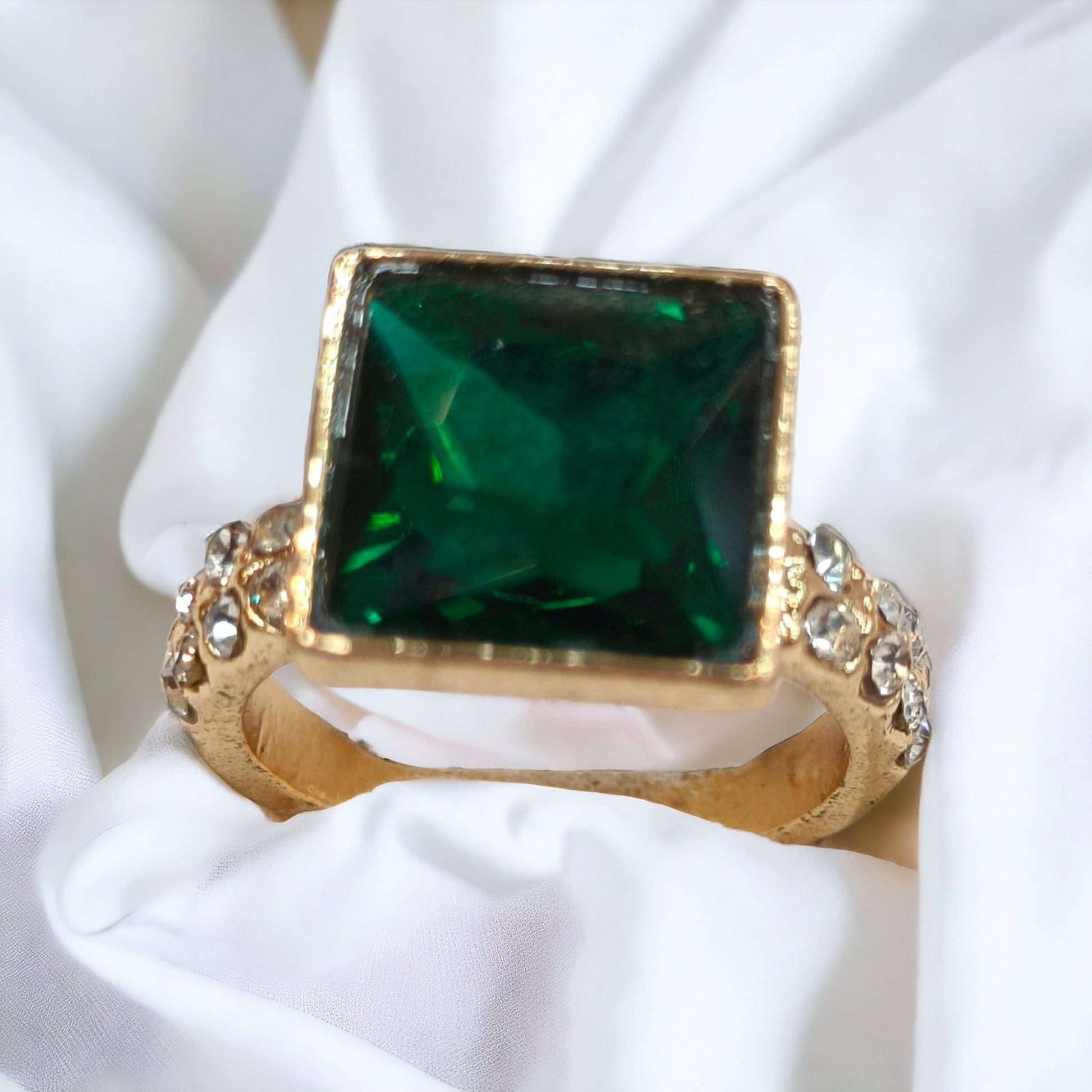 Green Rhinestone Crystal Imitation Gold Ring-Kalash Cards