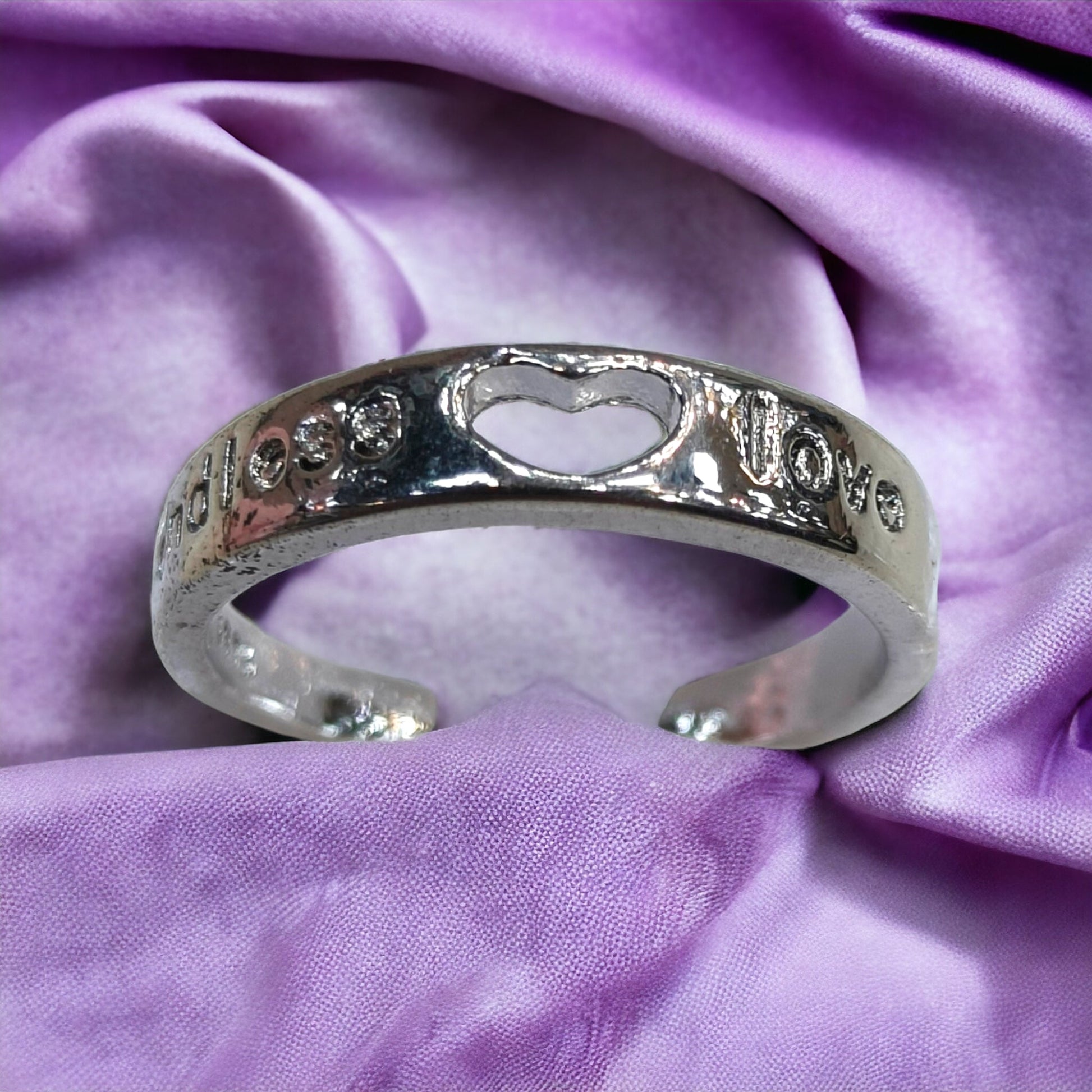 Elegant Imitation Silver Ring with Heart Etching-Kalash Cards